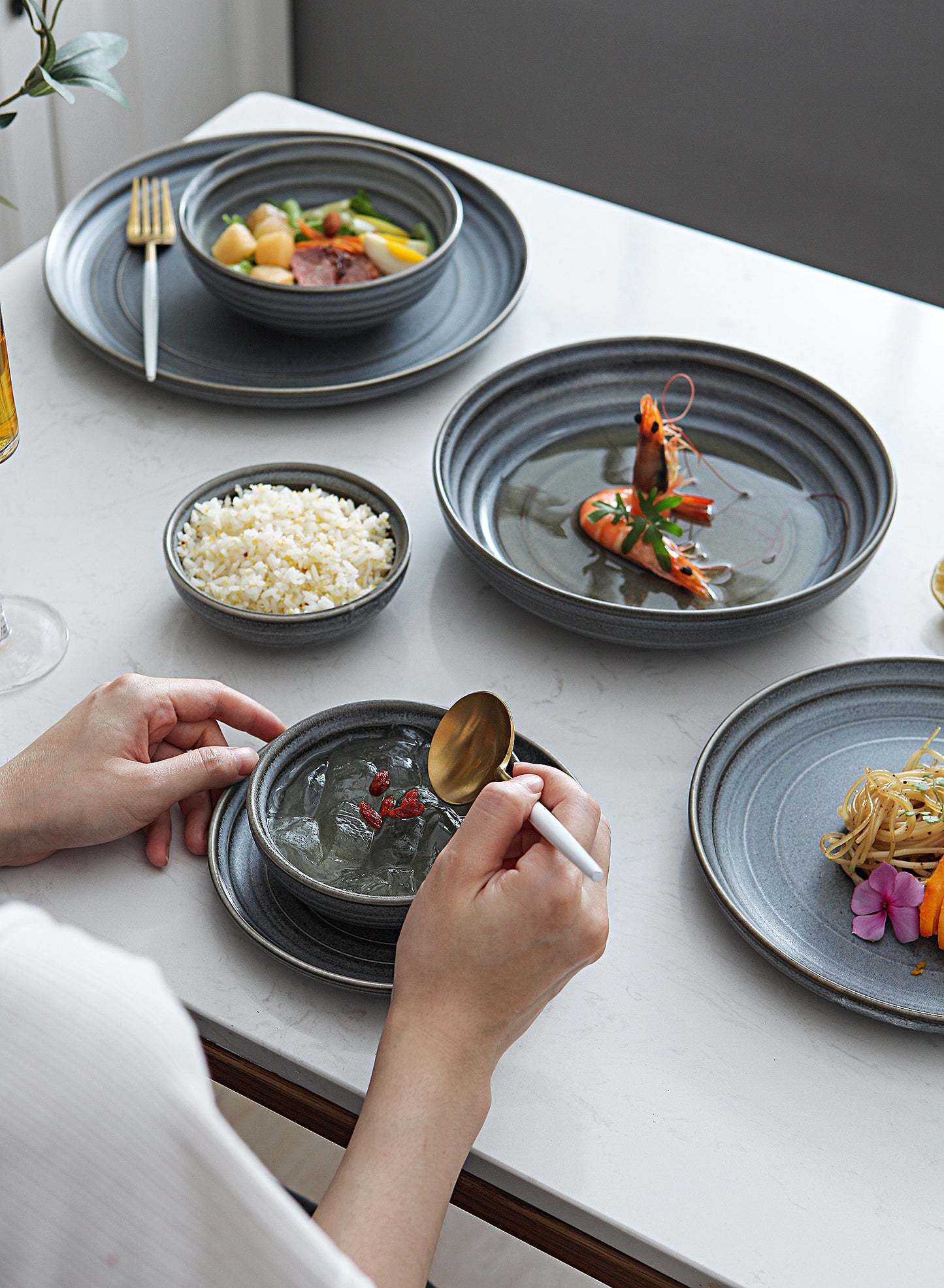 SHUER 28CM Dinner Ceramic Tableware Set Black, Suitable for Ramadan, Wedding Scenes
